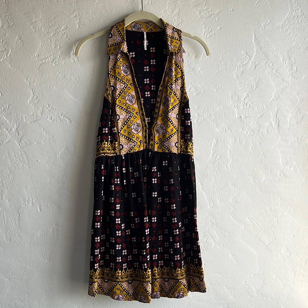 Rosalee Printed Mini Sleeveless Dress, Rose Gold & Dark Daisy pattern, Size M